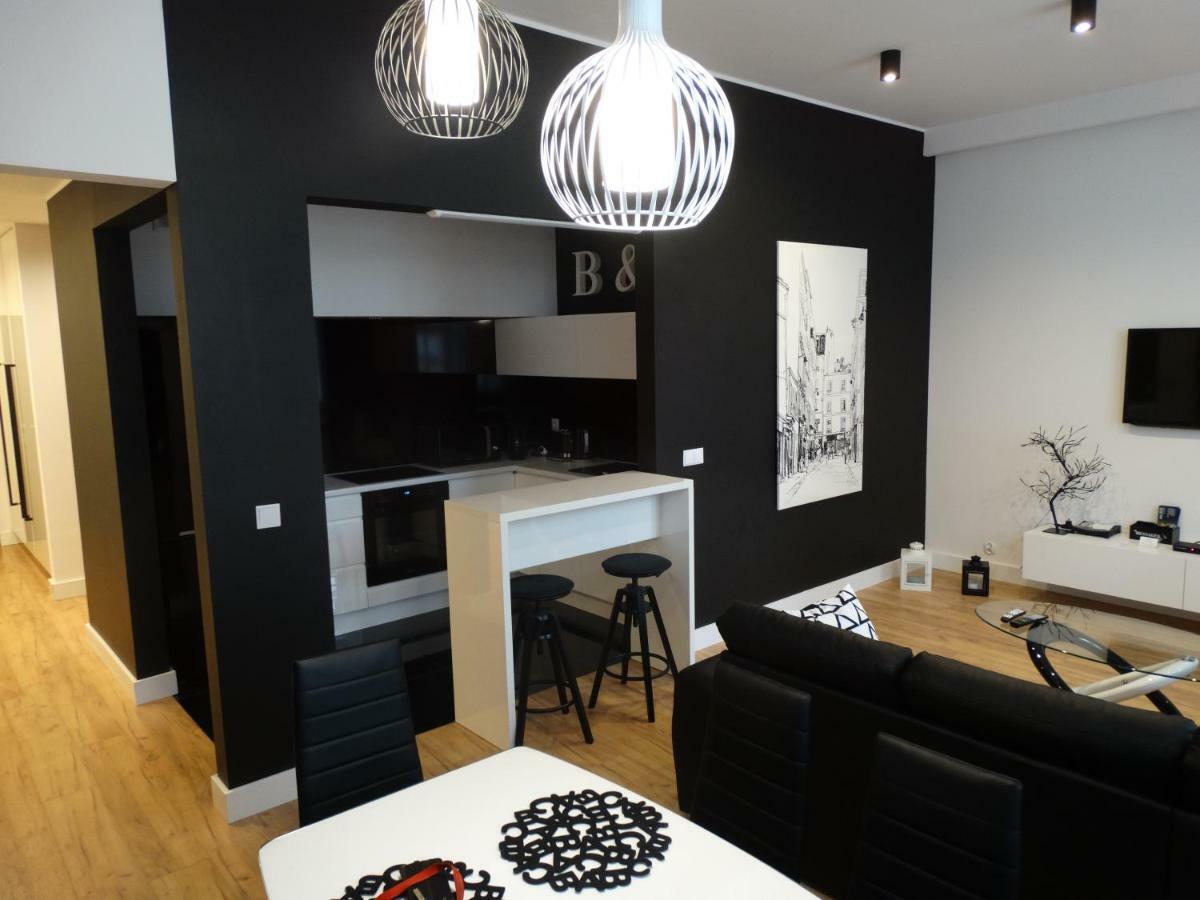 Black&White Apartment- Wierzbowa 5 Poznań Extérieur photo